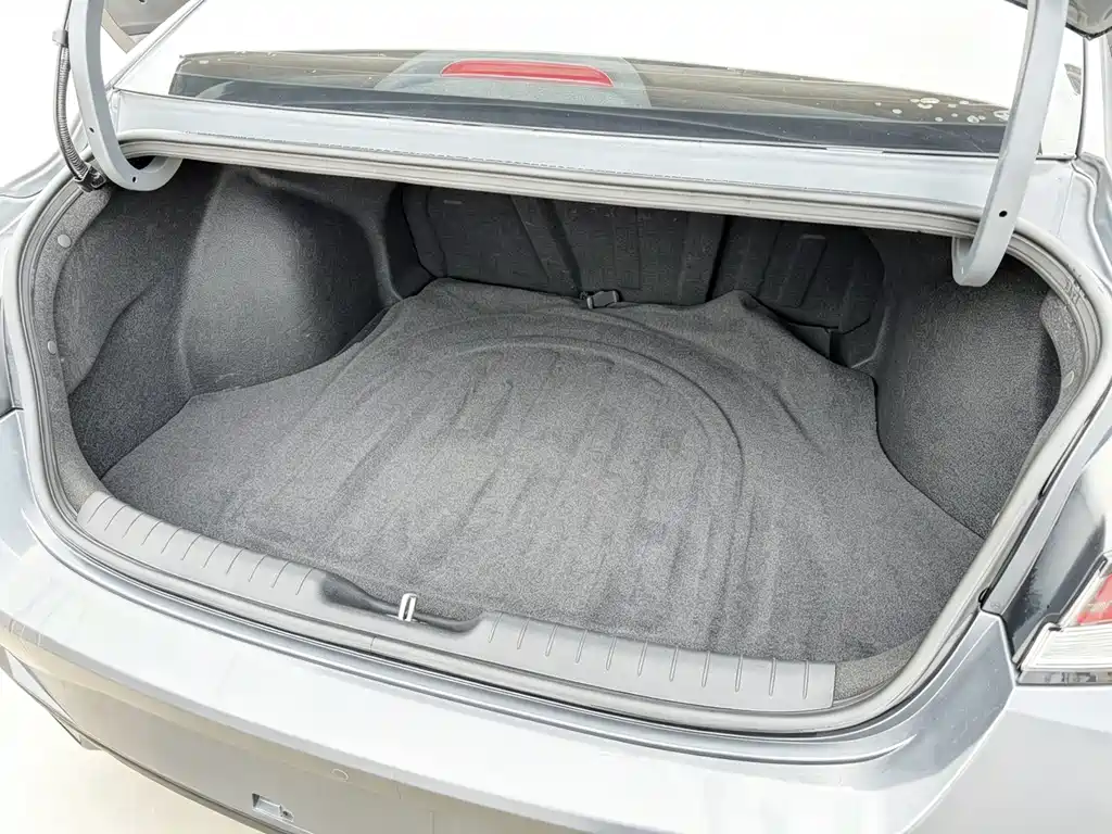 Hyundai Elantra — миниатюра 13