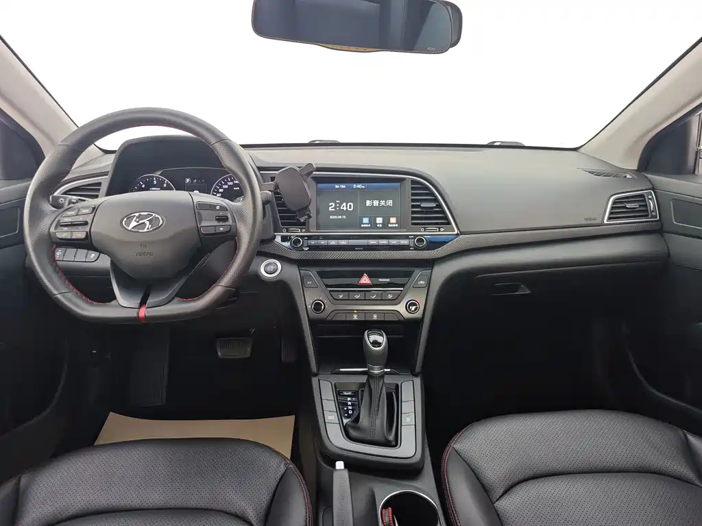 Hyundai Elantra — миниатюра 9