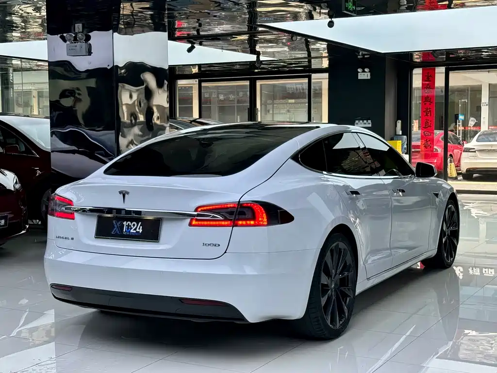 Tesla Model S — миниатюра 4