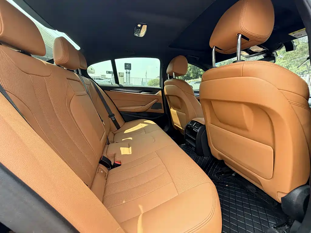 BMW 5 Series (Import) — миниатюра 15