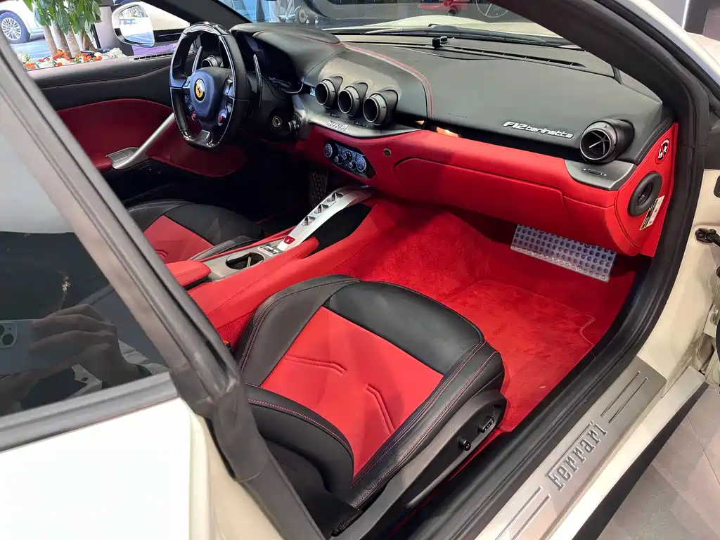 Ferrari F12berlinetta 2013 6.3L