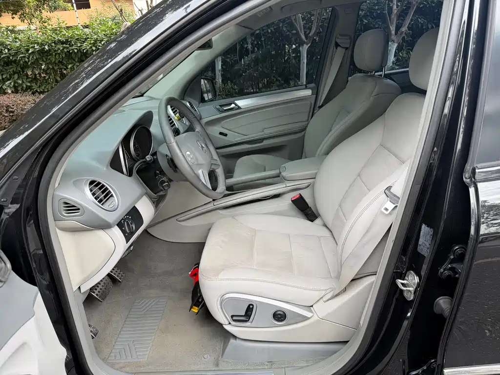 Mercedes-Benz M 2010 ML 300 4MATIC