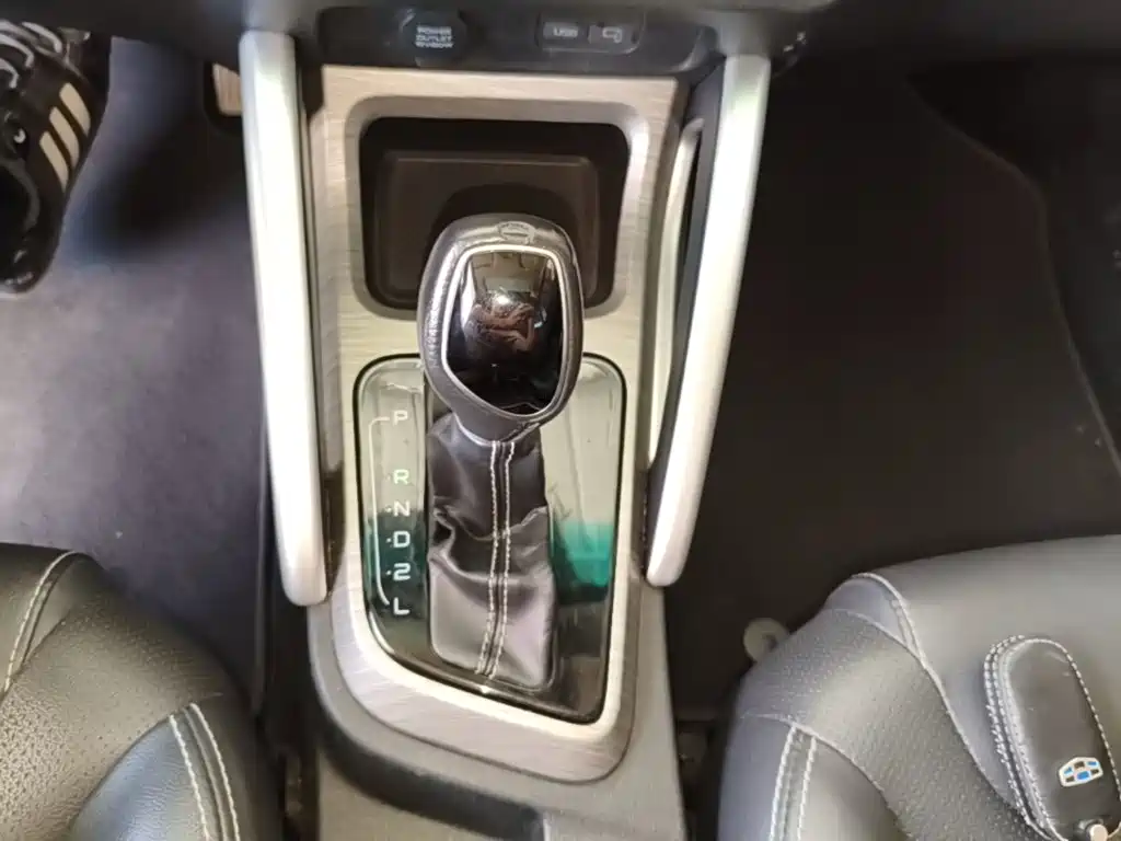 Geely Vision X3 — миниатюра 14