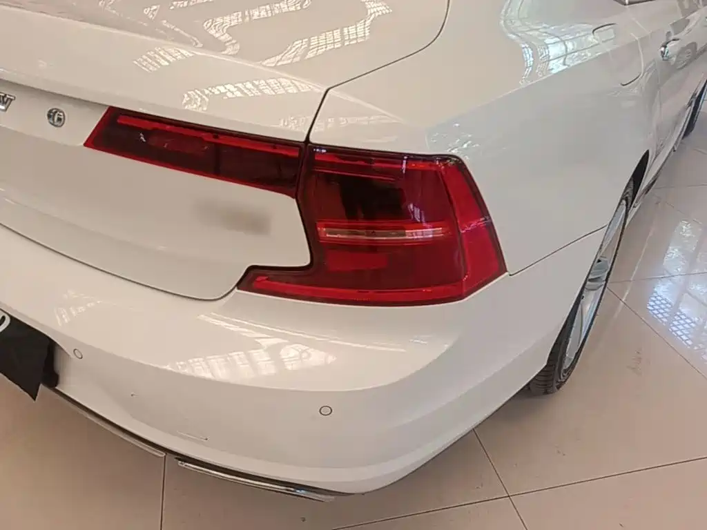 Volvo S90 — миниатюра 8
