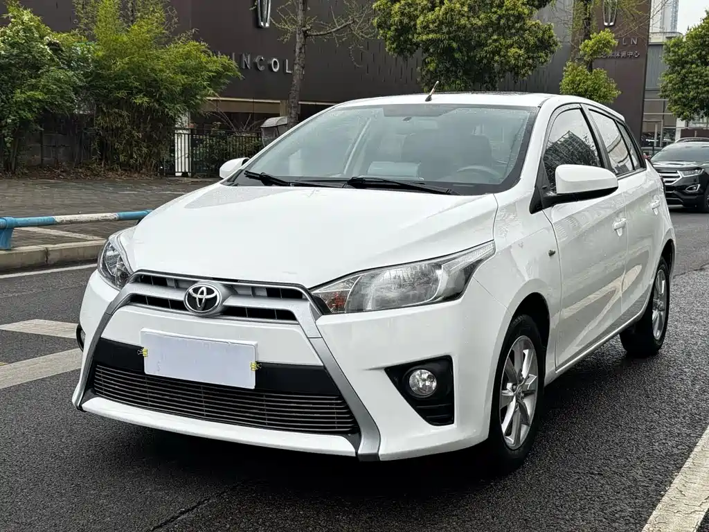 Toyota Yaris L 2015