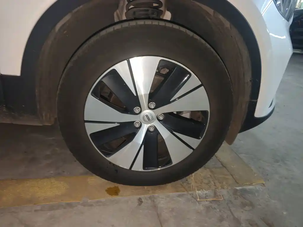 Volvo XC40 — миниатюра 8