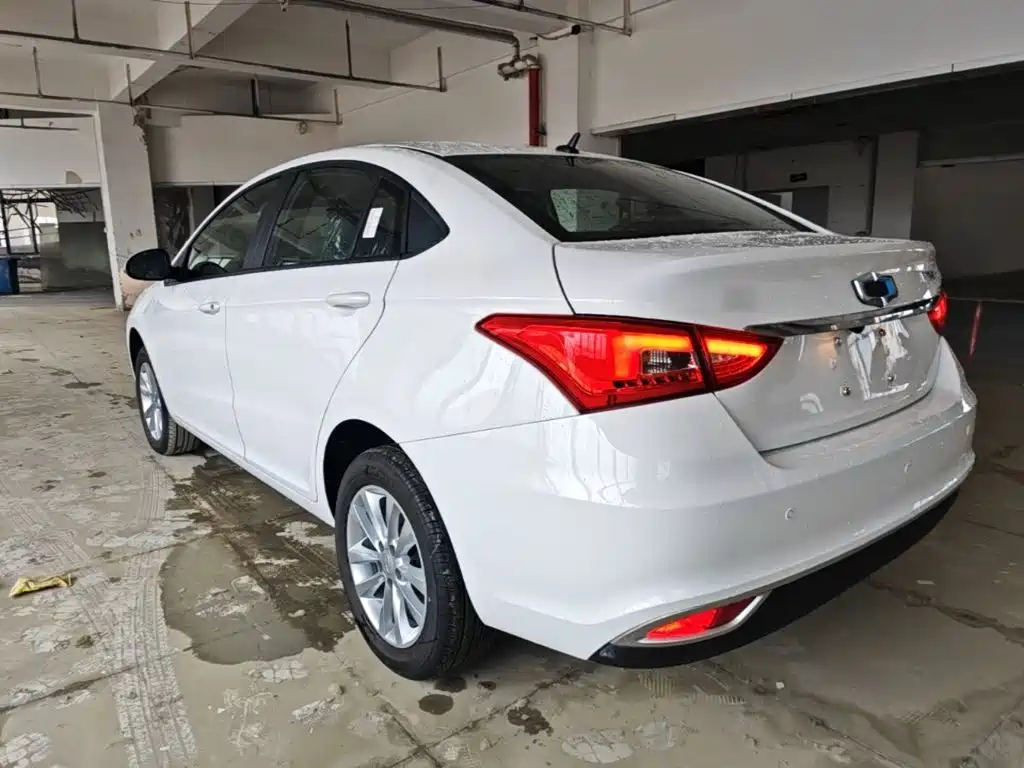 Guojin Auto Junxing — миниатюра 5