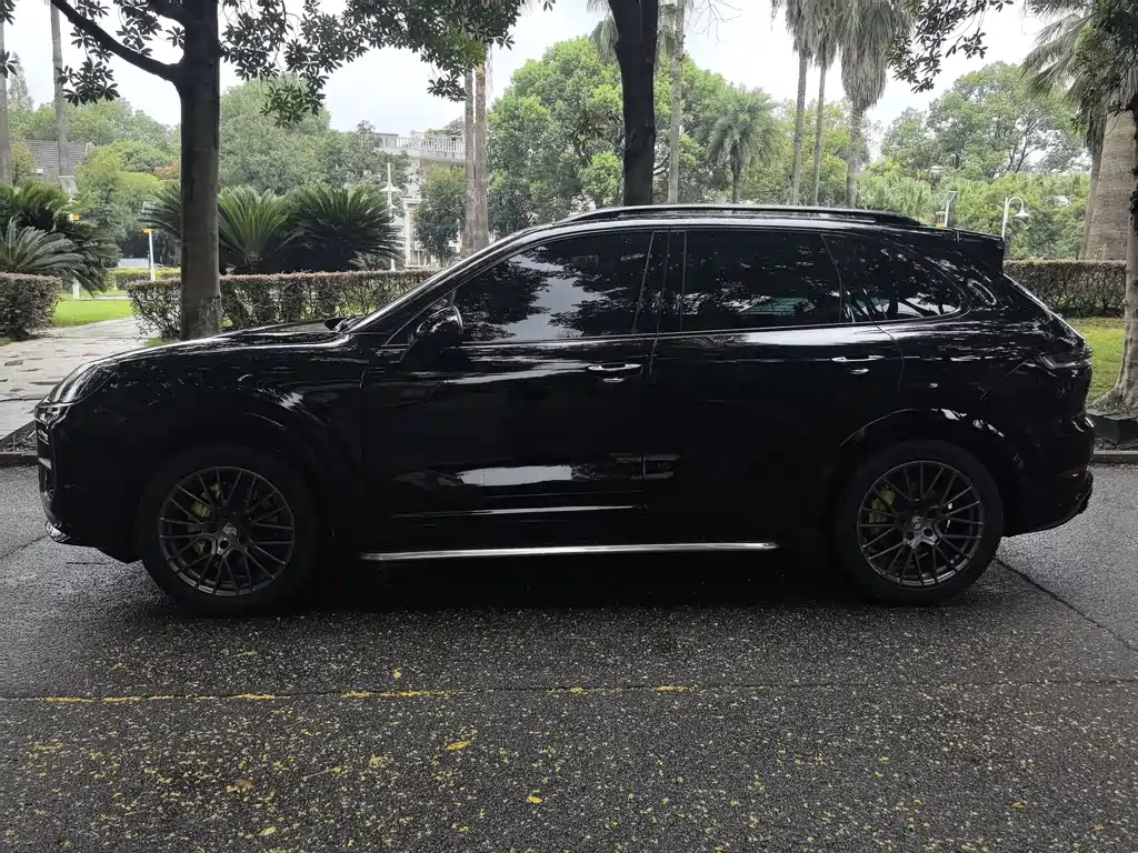 Porsche Cayenne — миниатюра 4