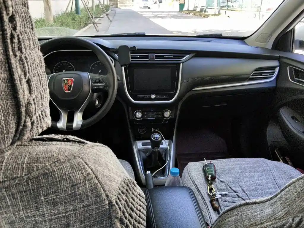Roewe RX3 — миниатюра 5