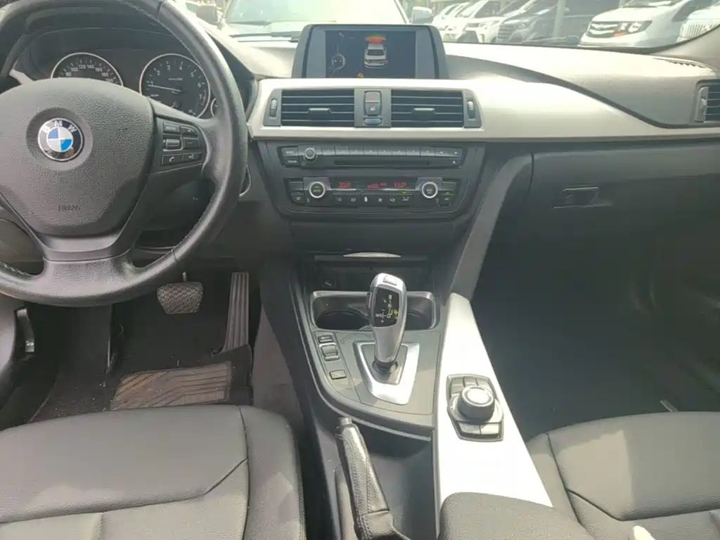 BMW 3 Series — миниатюра 13