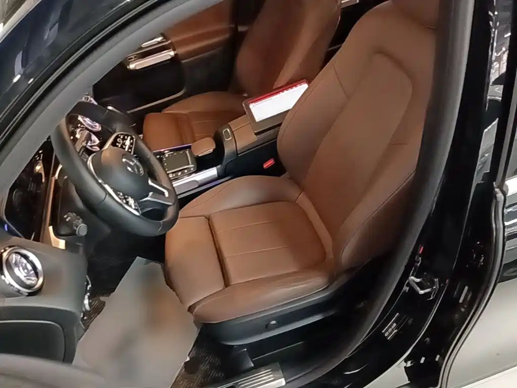 Mercedes-Benz GLB — миниатюра 15