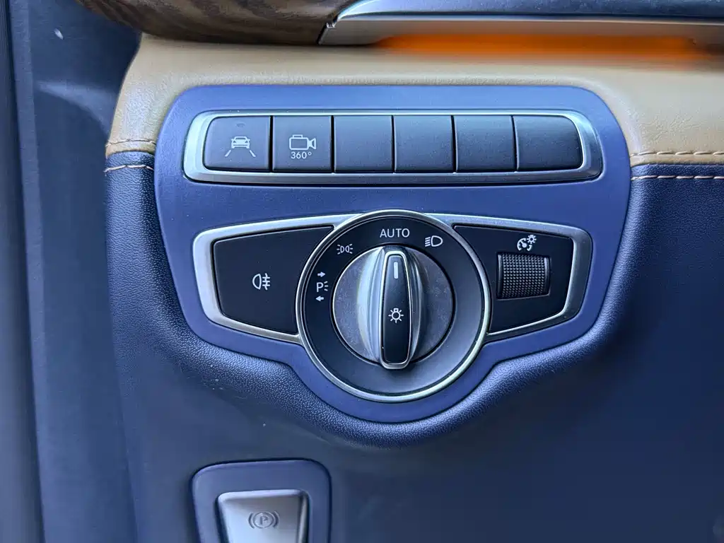 Mercedes-Benz V-Class — миниатюра 10