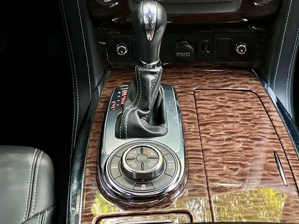 Nissan Patrol — миниатюра 24