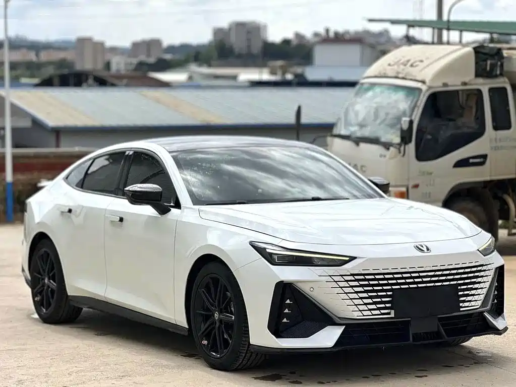 Changan UNI-V — миниатюра 13