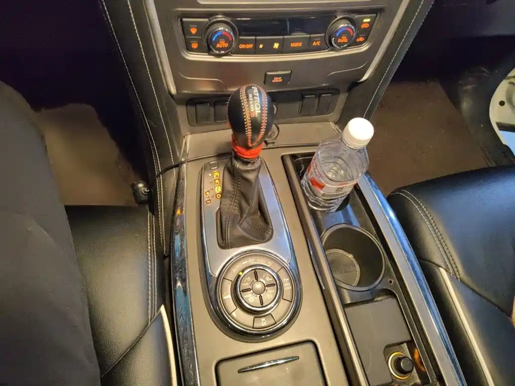 Nissan Patrol — миниатюра 7