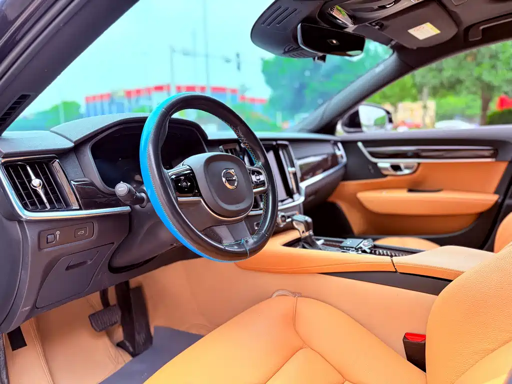 Volvo S90 2017 T4