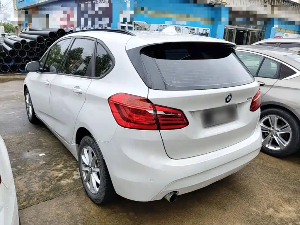 BMW 2 Series Active Tourer — миниатюра 5
