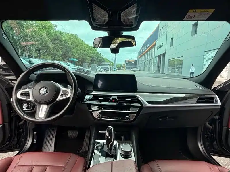 BMW 5 Series — миниатюра 5