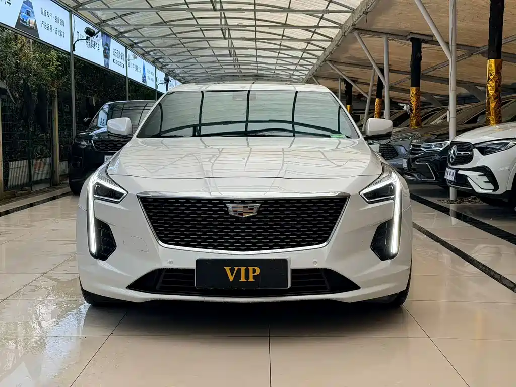 CADILLAC CT6