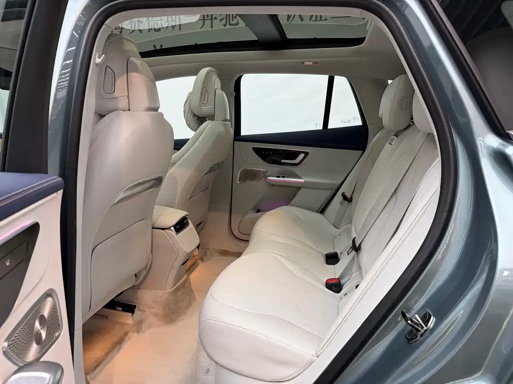 Mercedes-Benz EQE SUV — миниатюра 16