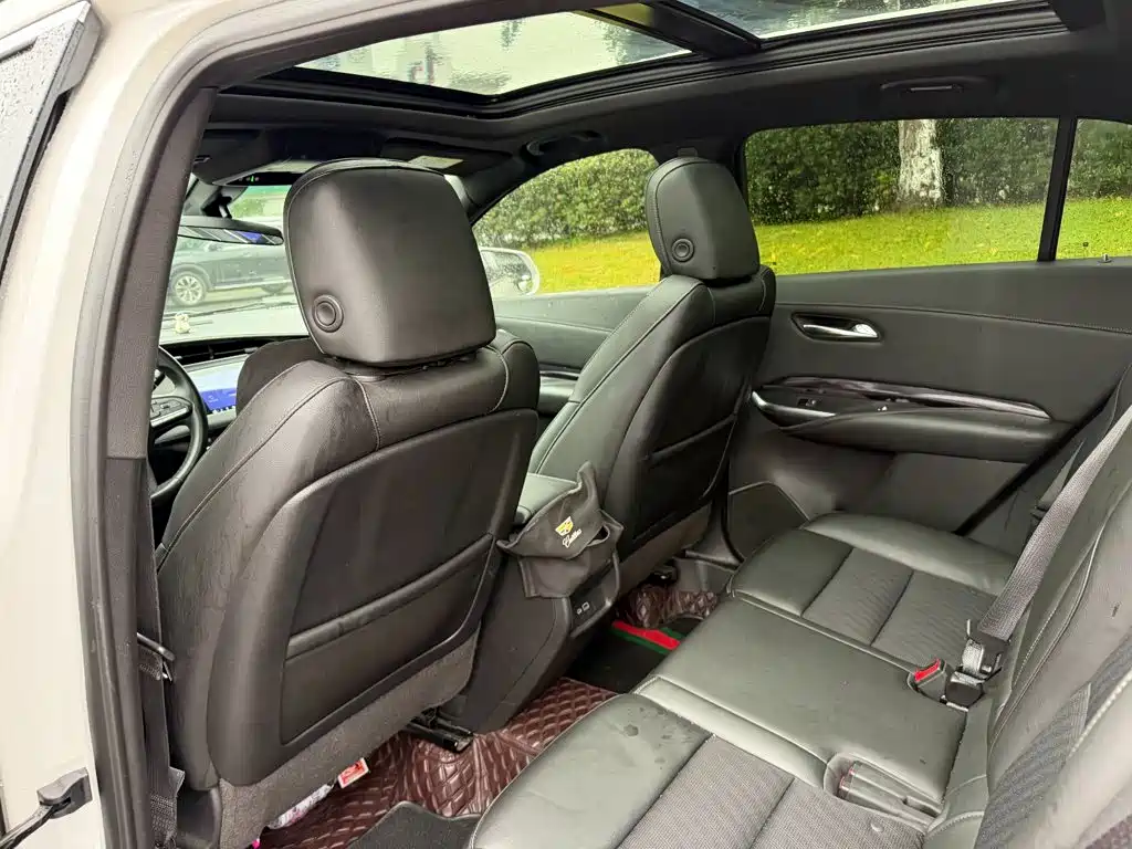 Cadillac XT4 — миниатюра 11
