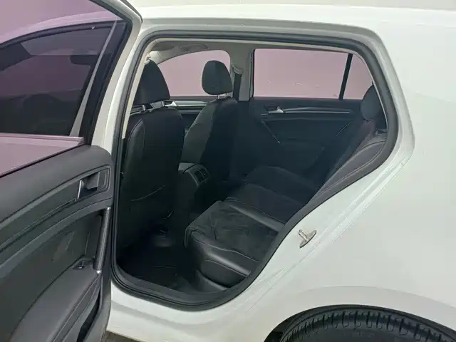 Volkswagen Golf — миниатюра 14