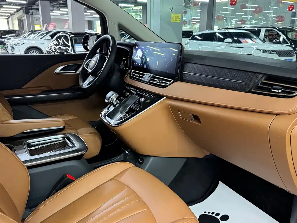 Hongqi Hongqi HQ9 PHEV — миниатюра 9