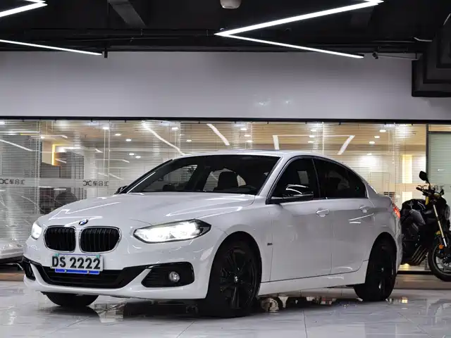 BMW 1 SERIES