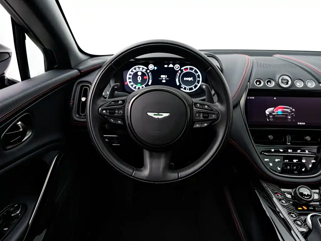 Aston Martin DBX - фото 18
