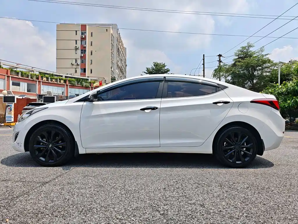 Hyundai Elantra Langdong — миниатюра 8