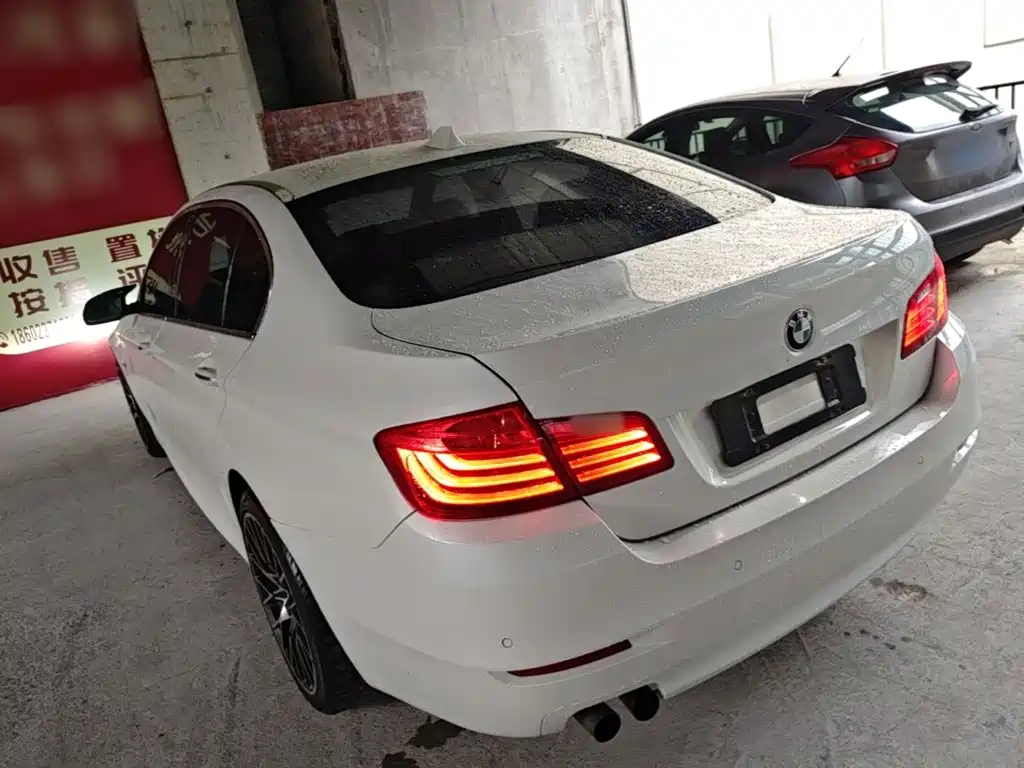 BMW 5 Series — миниатюра 5