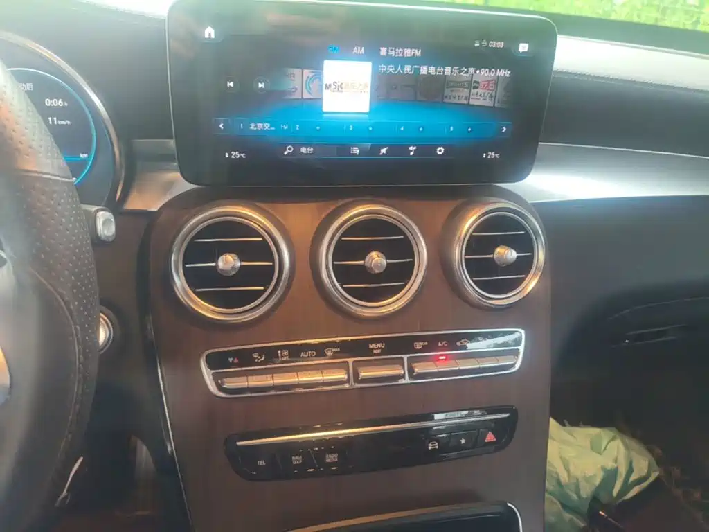 Mercedes-Benz GLC — миниатюра 13