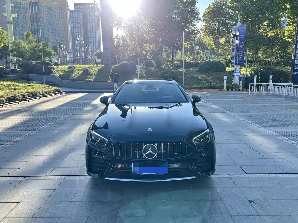 Mercedes-Benz E-Class (Import) — миниатюра 6
