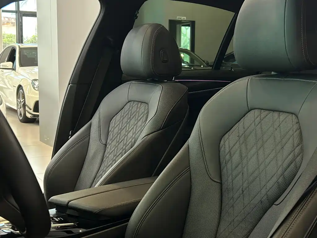 BMW 5 Series (Import) — миниатюра 11