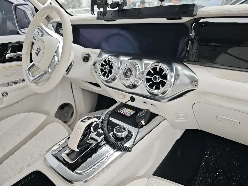 TANK CO CREATION TANK 300