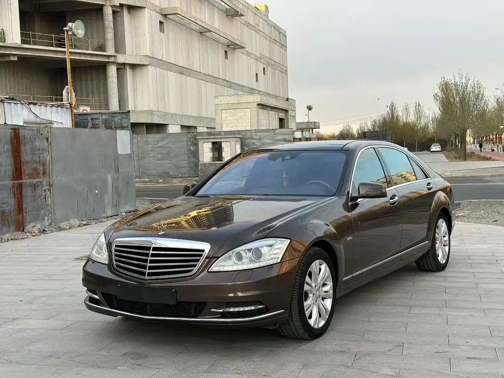 Mercedes-Benz S-Class 2012