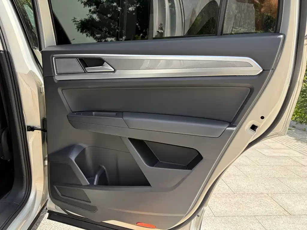 Volkswagen Teramont — миниатюра 15