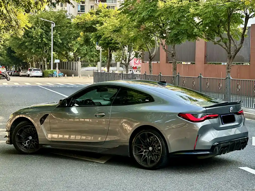 BMW M4 — миниатюра 10