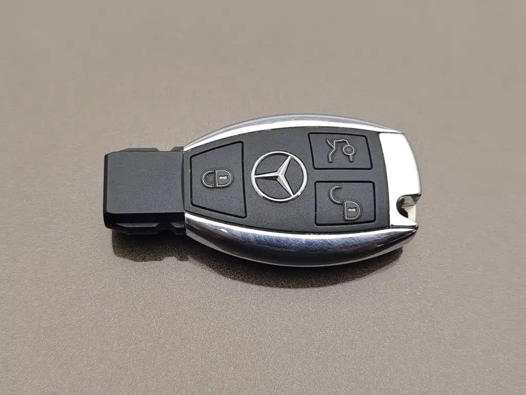 Mercedes-Benz E-Class — миниатюра 19