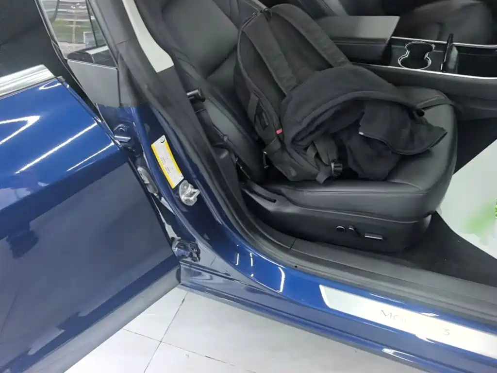 Tesla Model 3 — миниатюра 25