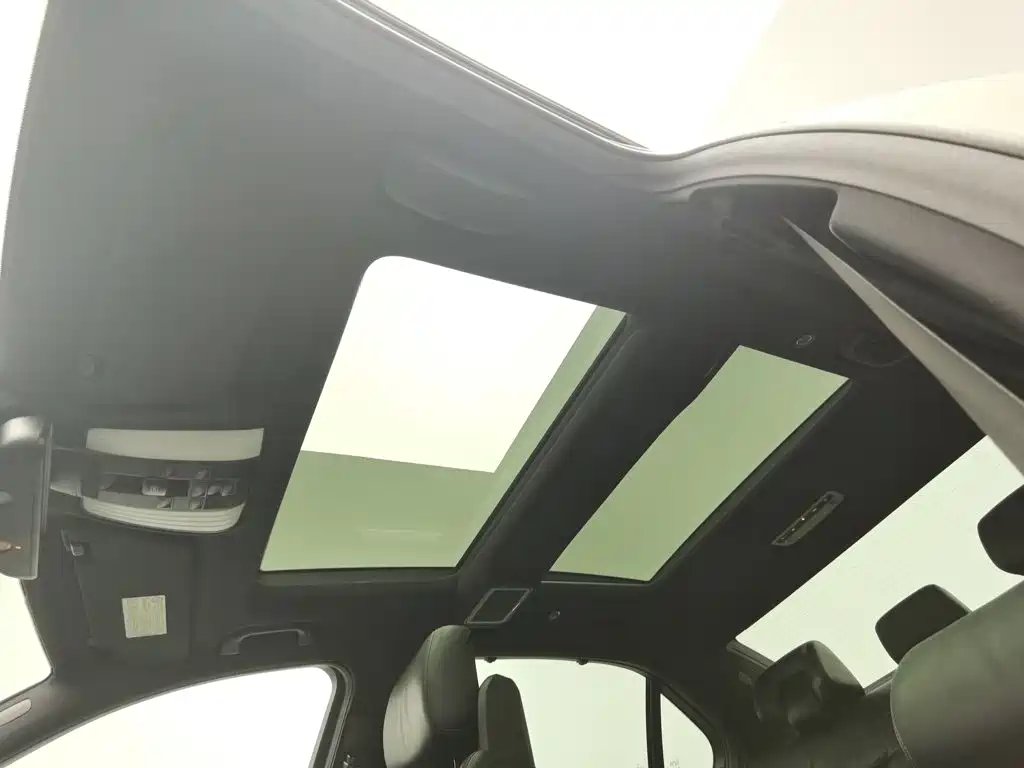 Mercedes-Benz E-Class — миниатюра 14