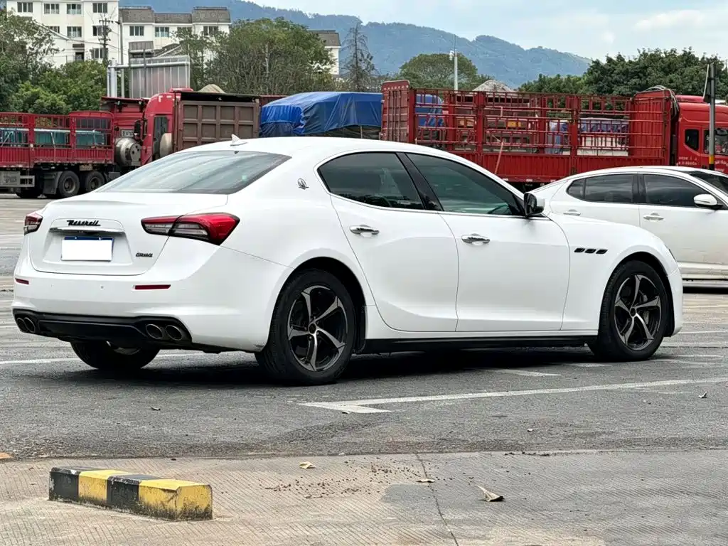 Maserati Ghibli — миниатюра 6