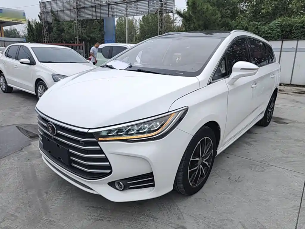 BYD MAX — миниатюра 2