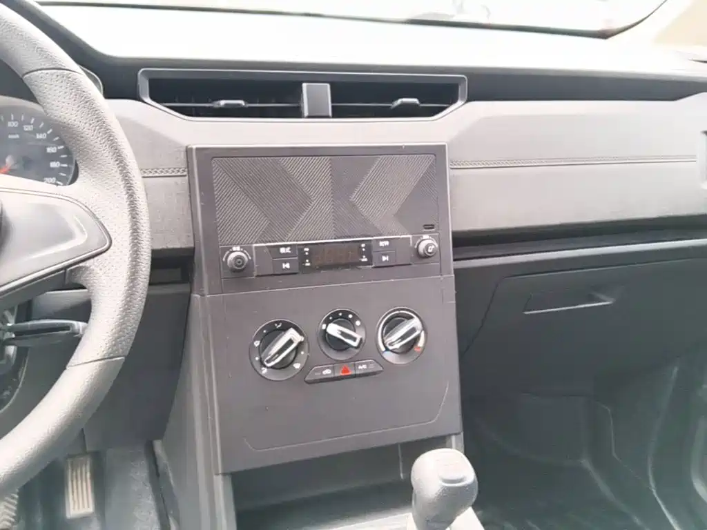 Wuling Hongguang PLUS — миниатюра 13