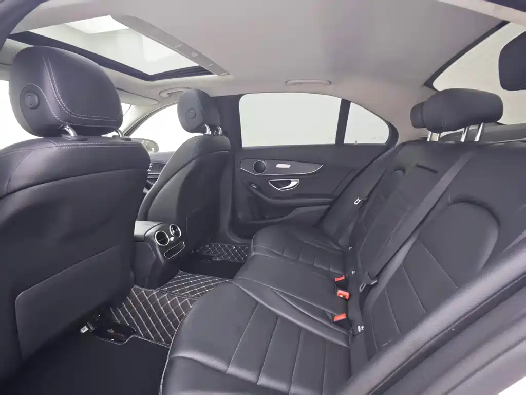 Mercedes-Benz C-Class — миниатюра 5
