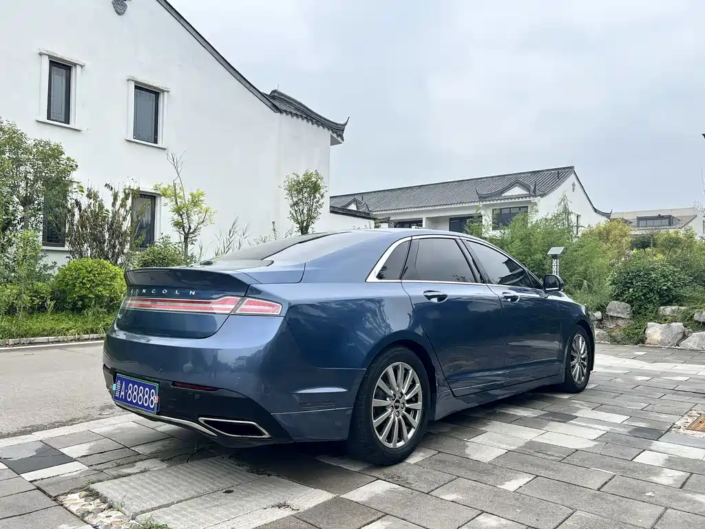 Lincoln MKZ — миниатюра 6