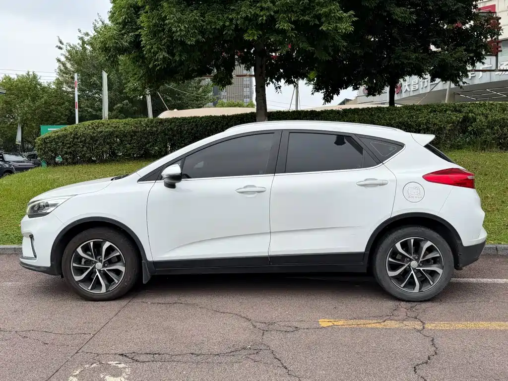 Geely Emgrand GS — миниатюра 3