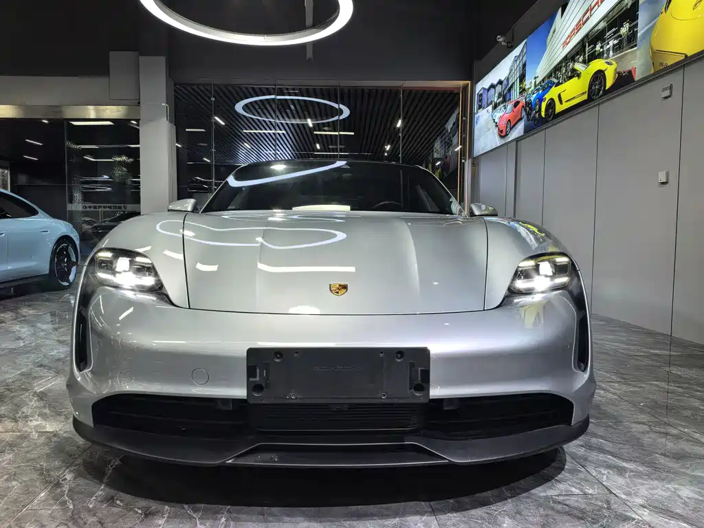 Porsche Taycan — миниатюра 2