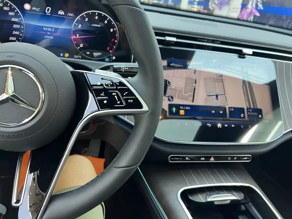 Mercedes-Benz E-Class — миниатюра 5
