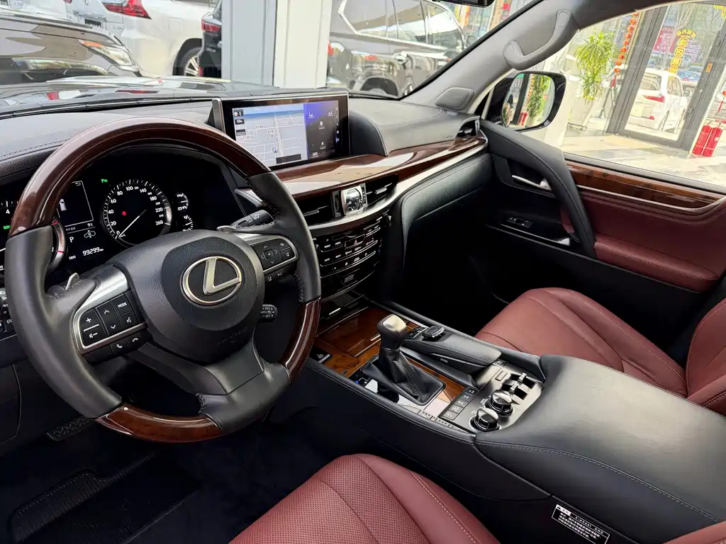 Lexus LX — миниатюра 6